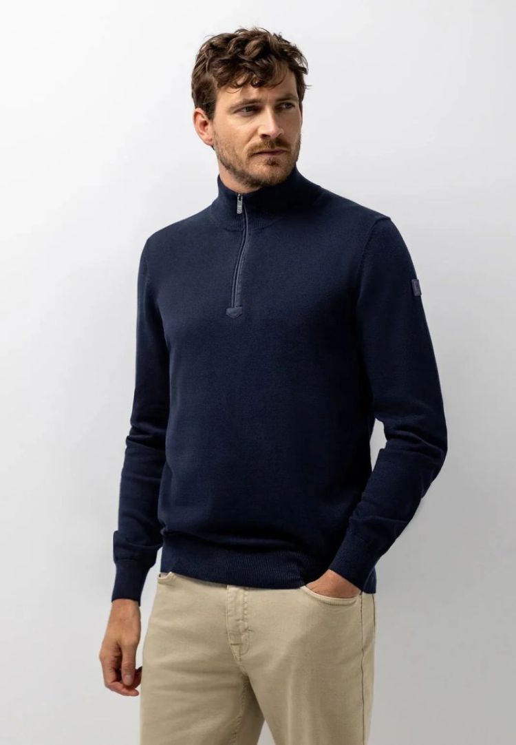 131-26050 donkerblauw 590